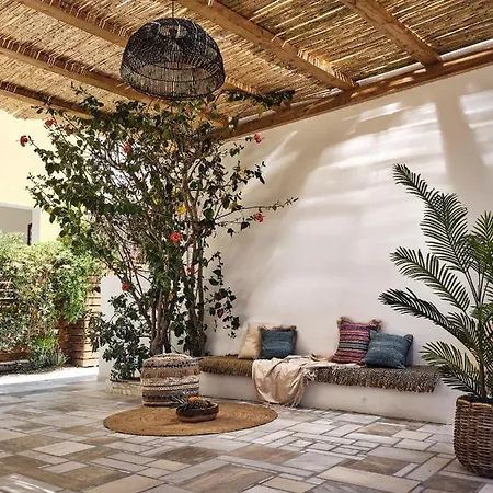 Shellona & アパートホテル ラガナス